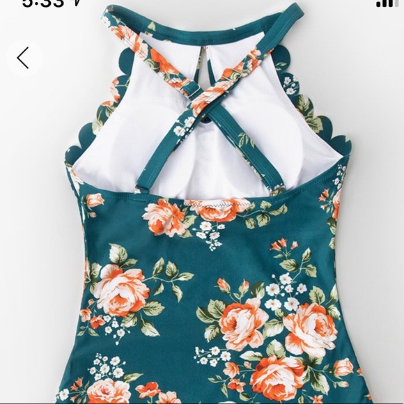 Cupshe one piece swimsuit ☀️💕 - Picture 3 of 8